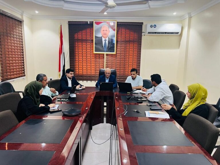 وزير المياه والبيئة يبحث مع البنك الدولي تعزيز أنظمة المعلومات المناخية والمائية