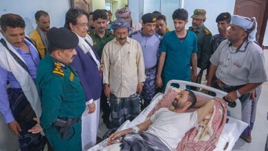 وكيل شبوة يزور المرضى في هيئة مستشفى الشيخ محمد بن زايد ومستشفى شبوة العام للأمومة والطفولة