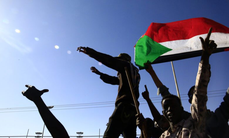 الجيش السوداني حول الحكومة الموازية للدعم السريع: محاولة خداع ومشروع آل دقلو عنصري
