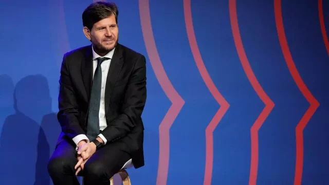 مسؤول برشلونة السابق على أبواب الأهلي السعودي