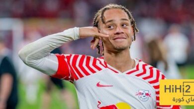 الأهلي والهلال يدخلان سباق التعاقد مع تشافي سيمونز