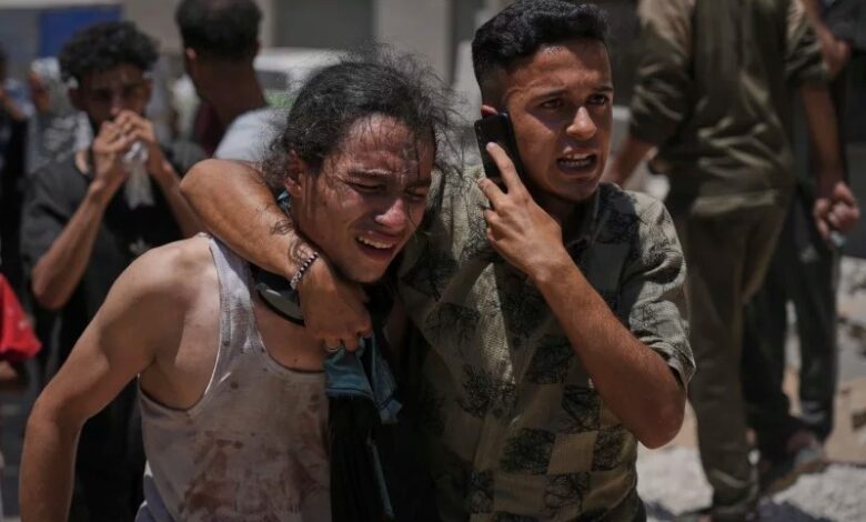 شهيد ومصابون في قصف للاحتلال على مدينة غزة