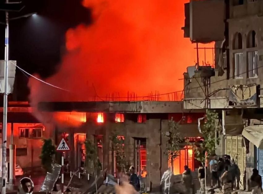 إصابة 14 مدنياً في استهداف المليشيات الحوثية الارهابية محطة وقود وسط مدينة تعز