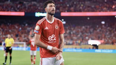 إصرار على الرحيل وينتظر وصول وكيله للقاهرة.. وسام أبو علي يعقد اجتماعًا مع المدير الرياضي للأهلي