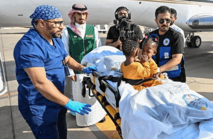 جامايكا تشيد بمبادرة السعودية لنقل التوأم الملتصق إلى الرياض للعلاج