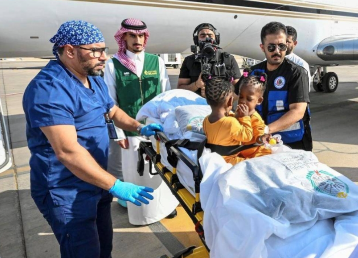 جامايكا تشيد بمبادرة السعودية لنقل التوأم الملتصق إلى الرياض للعلاج
