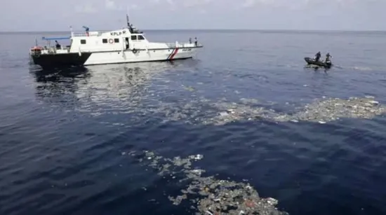 حرس الحدود ينقذ سيدة من الغرق في الخبر