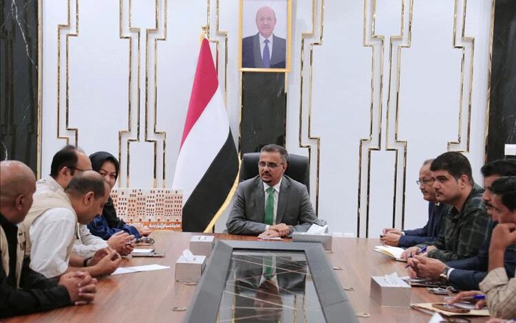 أمين عام محلي حضرموت يناقش تدخلات منظمة UNOPS في القطاعات الحيوية بالمحافظة