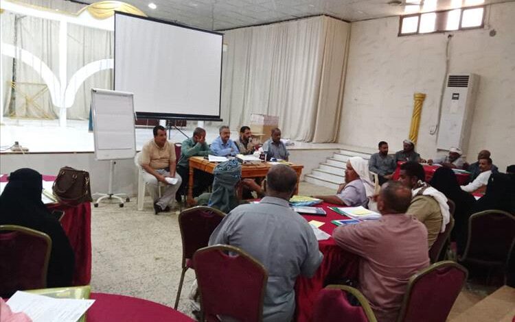 إقامة دورة تدريبية في المجال الاداري لجمعيات مستخدمي المياه بمديرية تبن بلحج