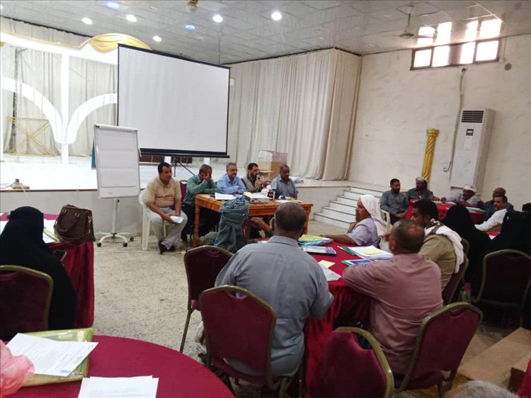 إقامة دورة تدريبية في المجال الاداري لجمعيات مستخدمي المياه بمديرية تبن بلحج
