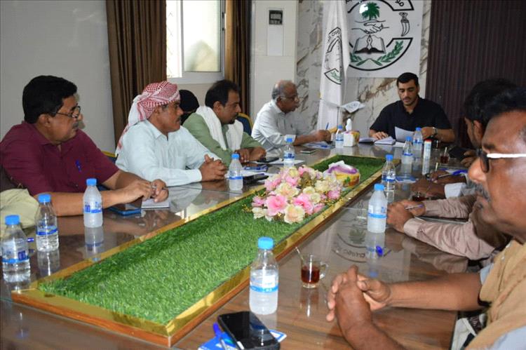 الأمين العام لمؤتمر حضرموت الجامع يترأس اجتماعًا تنظيميًا لرؤساء مكاتب الهيئات التنفيذية بالساحل والهضبة