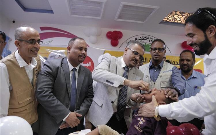 الأمين العام  يدشن الحملة الوطنية الطارئة للتحصين ضد شلل الأطفال في حضرموت