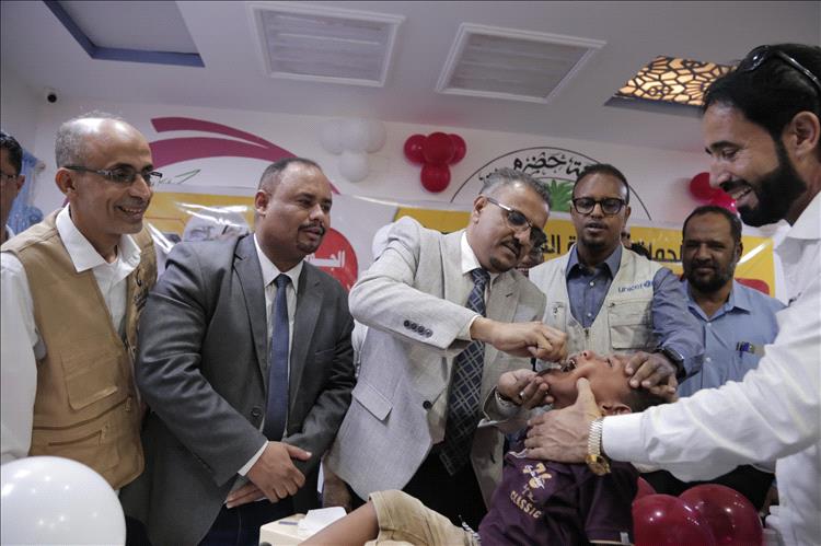 الأمين العام  يدشن الحملة الوطنية الطارئة للتحصين ضد شلل الأطفال في حضرموت