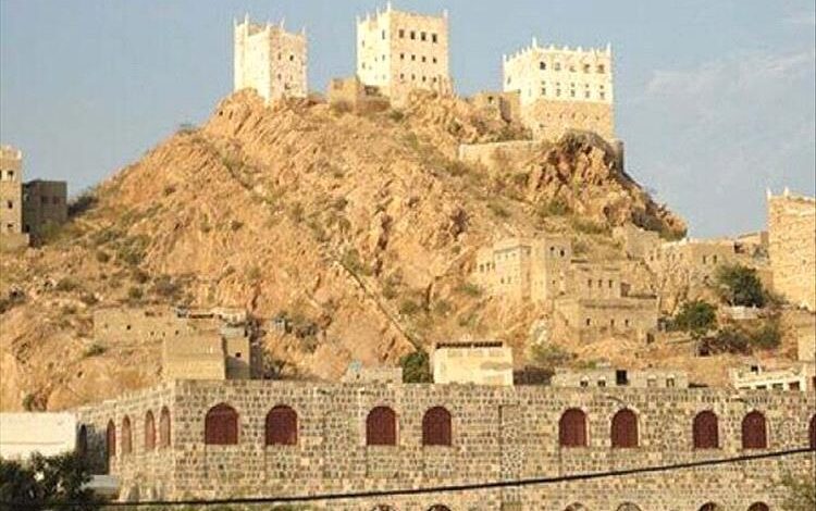 الإضراب يمتد إلى أبين: محاكم ونيابات المحافظة تغلق أبوابها بدءًا من اليوم الإثنين