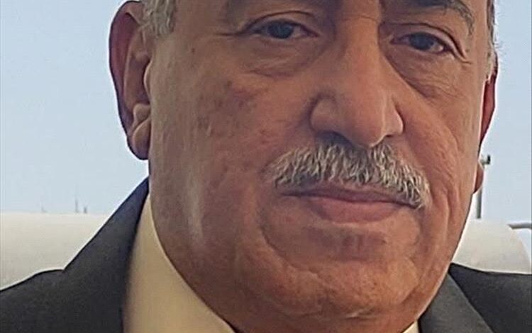 القيادي رشيد عجينة يهاجم شخصيات تتكسب باسم عدن: يعيشون في الخارج ويتقاضون بالدولار دون تمثيل شعبي