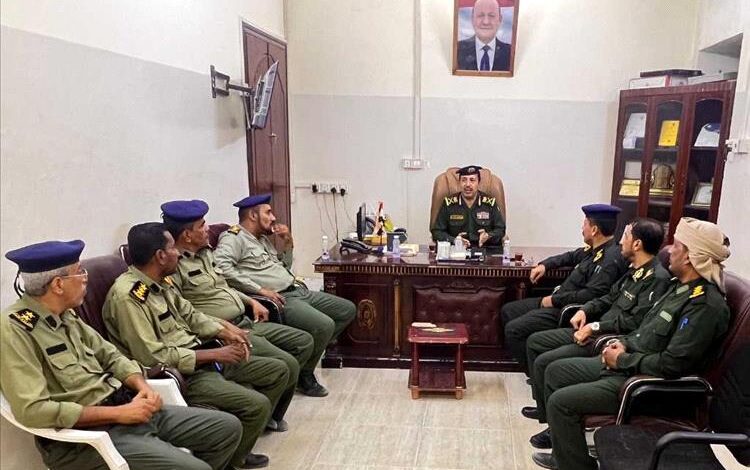 اللواء العامري يتفقد فرع مصلحة الهجرة والجوازات بوادي وصحراء حضرموت
