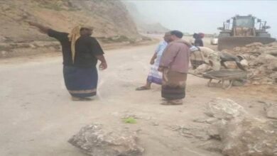 المهرة تسرّع وتيرة تأهيل طريق الغيضة – حوف – صرفيت استعدادًا لموسم الخريف السياحي