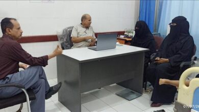 الوجيه يلتقي طبيبة النساء والولادة الجديدة لمستشفى ذوباب المندب الريفي في أول يوم عمل لها