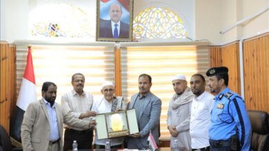 الوكيل العامري يكرّم مؤسسة الوداد للتنمية نظير إسهاماتها المجتمعية والتنموية