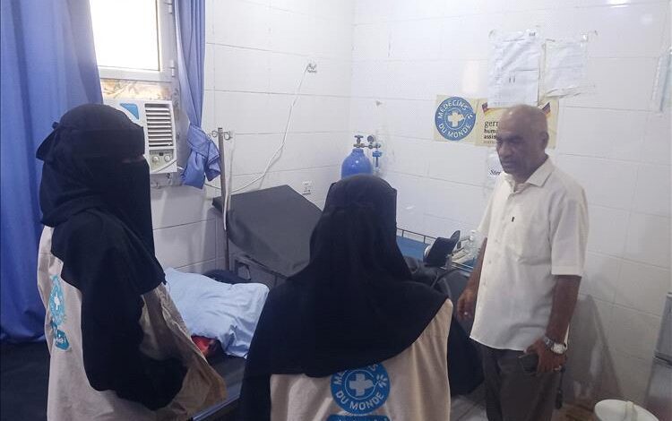 باجميل يشيد بإدارة الوحدة الصحية عمودية ويشيد بطاقمها الصحي والتمريضي