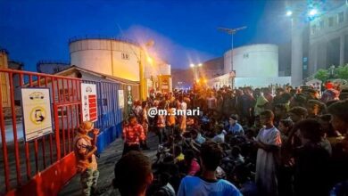 تظاهرات غاضبة تهز المكلا مساء الاثنين أمام مؤسسة الكهرباء ومحطات التوليد وسط مخاوف من انفجار الأوضاع