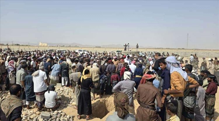 جريمة تهز شبوة.. تشييع مهيب لسائق أجرة قُتل غدرًا ومطالبات بملاحقة الجناة