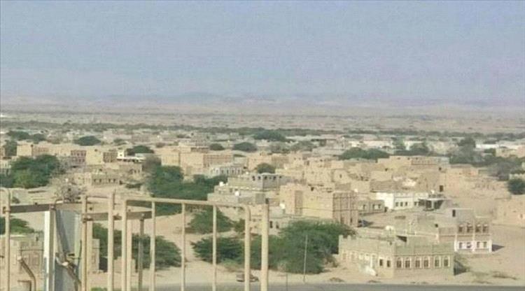 جنود أمن في أحور يقطعون الخط احتجاجًا على أوضاعهم