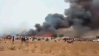 حريق يلتهم 18 منزلا في الحديدة