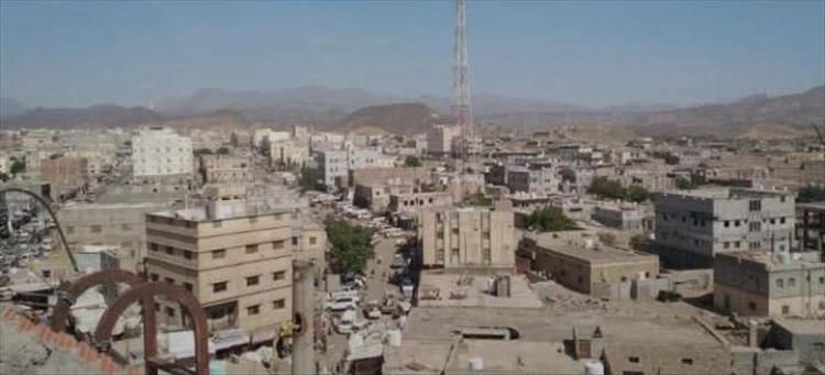 خطيب جمعة ردفان: الغلاء وانهيار العملة فاقم معاناة المواطنين وأدى إلى كوارث اجتماعية