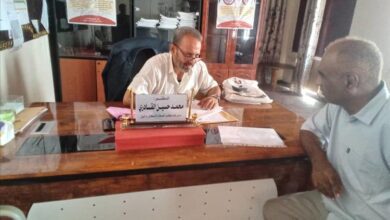 د. القادري وباجميل يناقشان الإستعدادات الأخيرة لافتتاح الوحدة الصحية في دهل أحمد بأبين