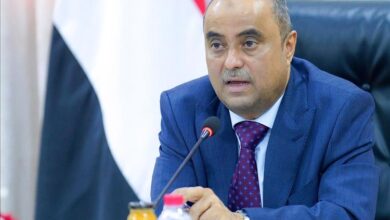 رئيس الوزراء سالم بن بريك يقود جهودًا استراتيجية لإنقاذ الاقتصاد وتحقيق الاستقرار المعيشي