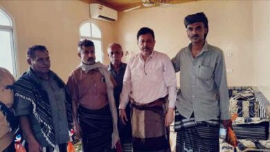 رئيس تنفيذية انتقالي أحور يطمئن على صحة المناضل حسن غيثان في العاصمة عدن