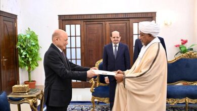 رئيس مجلس القيادة يتسلم أوراق اعتماد عدد من سفراء الدول الشقيقة والصديقة