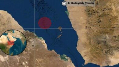 رويترز: إصابات وفقدان جراء استهداف سفينة قرب سواحل الحديدة