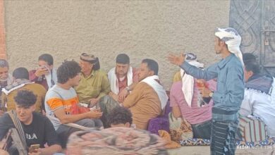 شخصيات بقيادة ابو مشعل تحتكم للقائد العسكري العميد الاحمدي في قضية الاعتداء وإعلان تسامح وصلح