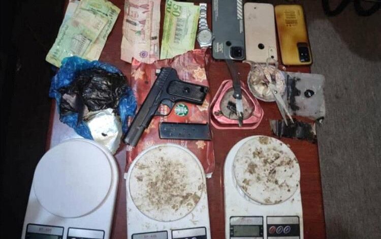 ضبط عصابة مسلحة تروج الحشيش وتواجه الأمن بالسلاح غرب المكلا
