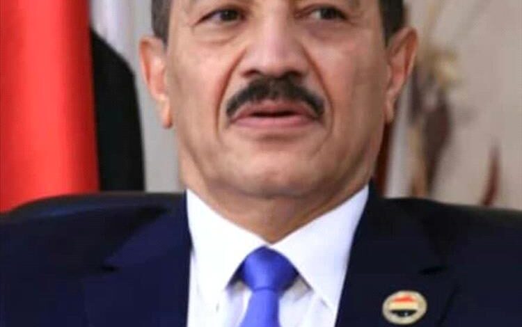 عاجل:مصدر بمطار عدن الدولي: احتجاز وزير خارجية الحوثيين السابق هشام شرف أثناء محاولته مغادرة البلاد