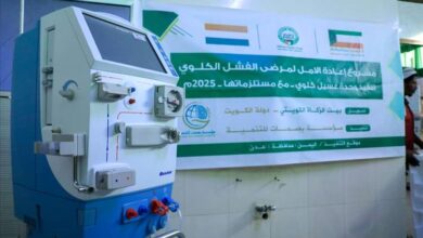 عدن.. مكتب الصحة يرفد مستشفى الصداقة بجهاز غسيل الكلوي مقدمة من مؤسسة بصمات للتنمية