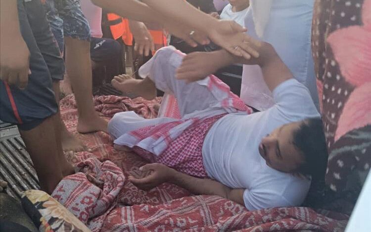 فرق الإنقاذ بخفر السواحل تنقذ شابًا من الغرق في أول أيام موسم البلدة بالمكلا
