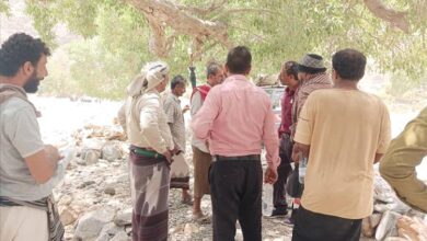 في ظل أزمة عطش خانقة.. مدير مديرية سرار يافع يتفقد مناطق "حُمّة" و"اعصم"