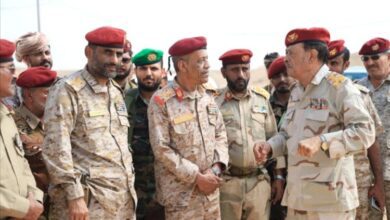 قائد المنطقة العسكرية الثانية يتفقد معسكرات الغيضة ويؤكد: لن نسمح بعودة الفوضى