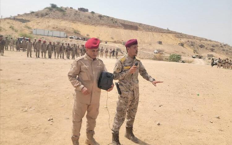 قائد الوية الدعم والاسناد يتفقد جاهزية اللواء الاول دعم واسناد في مديرية المحفد