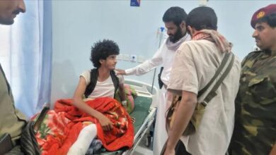 قائد محور سبأ يزور الجريح العجي سبولان ويشيد بتضحياته البطولية في ميادين الشرف
