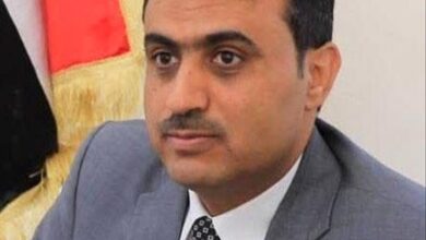 قيادي في الشرعية يدعو إلى الحسم في قضية الزايدي ويحذر من الكيل بمكيالين