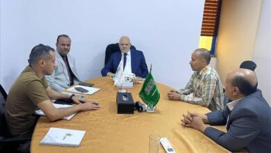 محافظ تعز يبحث مع مركز الملك سلمان ومؤسسة يماني ترتيبات تنفيذ مشروع 600 ألف سلة غذائية