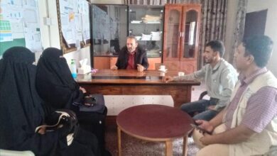 مدير صحة أبين يلتقي ممثلي الصندوق الاجتماعي للتنمية لتعزيز مشاريع تأهيل القابلات بلودر