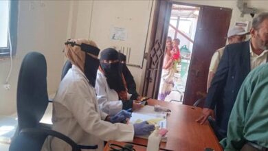 مدير عام صحة أبين يزور المركز الصحي باتيس ويشيد بجهودهم