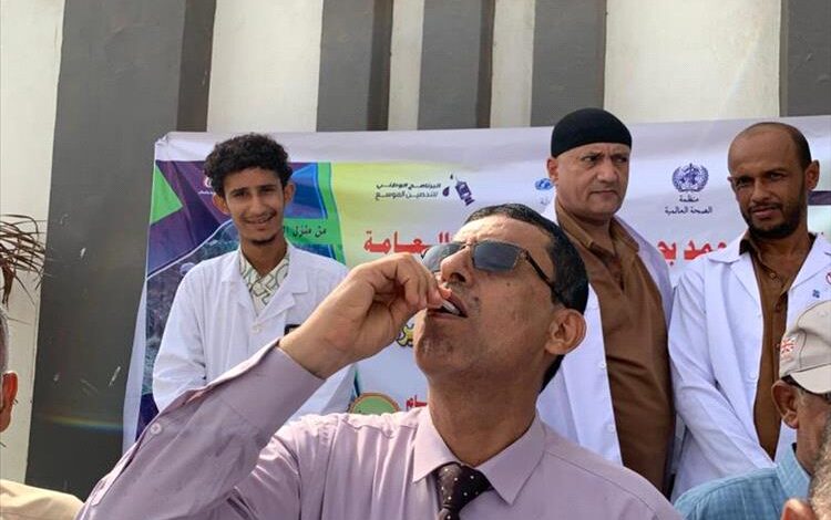 مدير عام مكتب الصحة العامة والسكان بلحج يدشن حملة التحصين ضد مرض الكوليرا بمديرية تبن