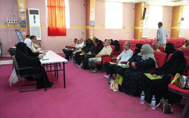 مدير عام مكتب الصحة بلحج يفتتح ورشة المناصرة لحملة تعزيز صحة الأم والوليد بحضور فريق قيادي من وزارة الصحة