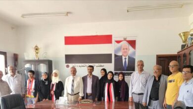 مدير مكتب التربية والتعليم بتعز يستقبل الطلبة المتأهلين للمشاركة في مسابقة تحدي القراءة في دبي ومؤسسة معكم تساهم في تكريمهم